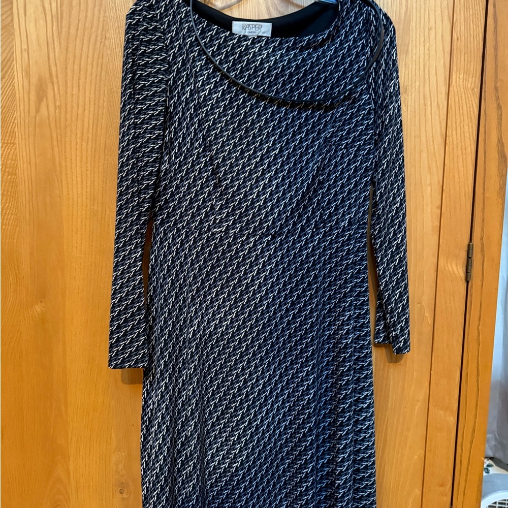 Elegant Black and White Patterned Dress